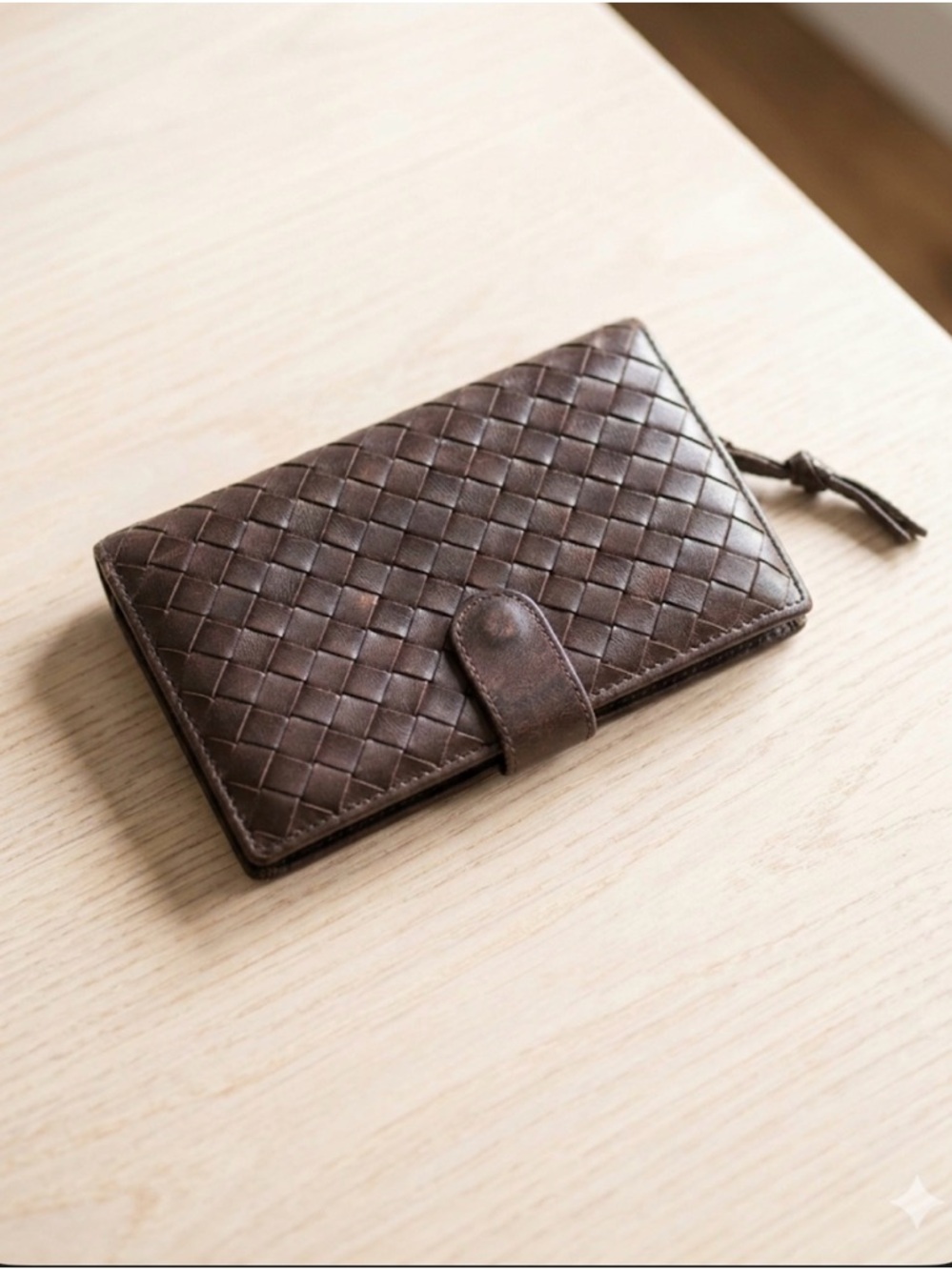 Bottega Veneta Chocolate Brown Wallet 💯 Authentic